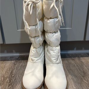 Women's Cream Winter Boots